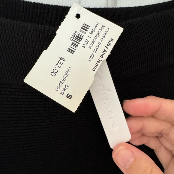 Black skirt from Ruby and Jenna - Picture 2 of 2